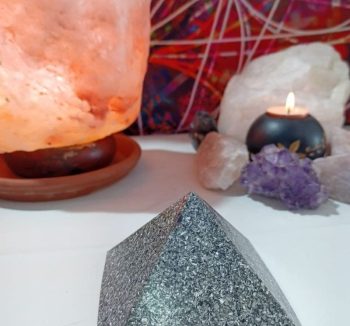 Große Pyramide Orgonit 4 Seiten 240 gr.